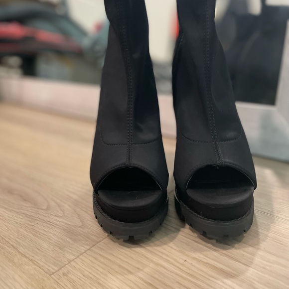 Sexy boot - Picture 3 of 6